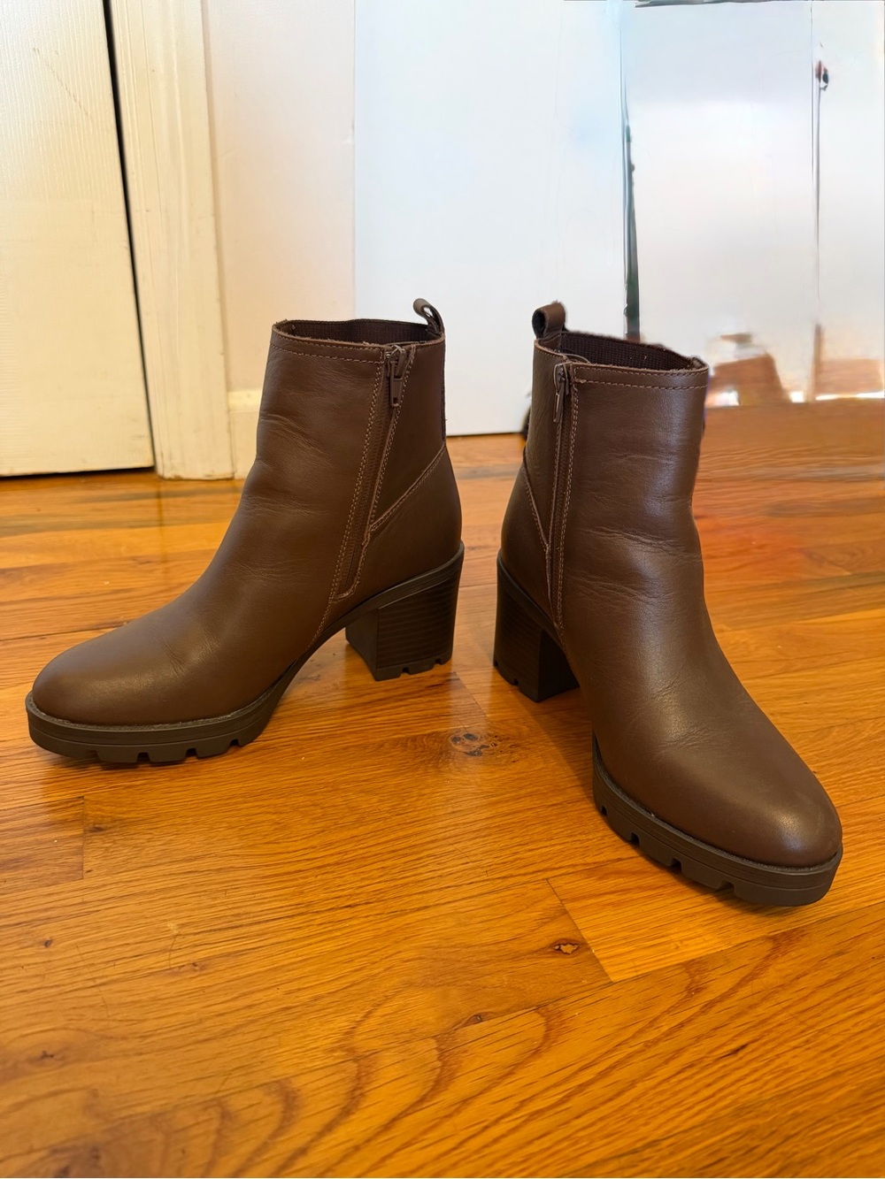 Naturalizer Classic Brown Leather Block Heel Ankle Boots